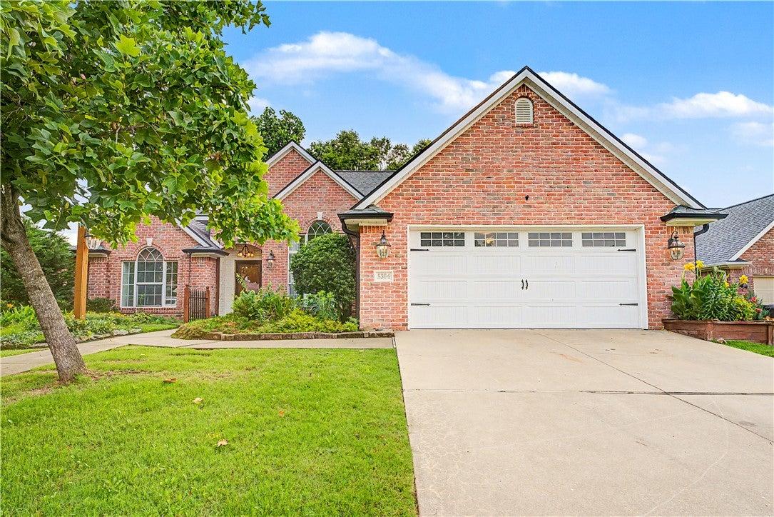 S 44th Pl, Rogers, AR 72758