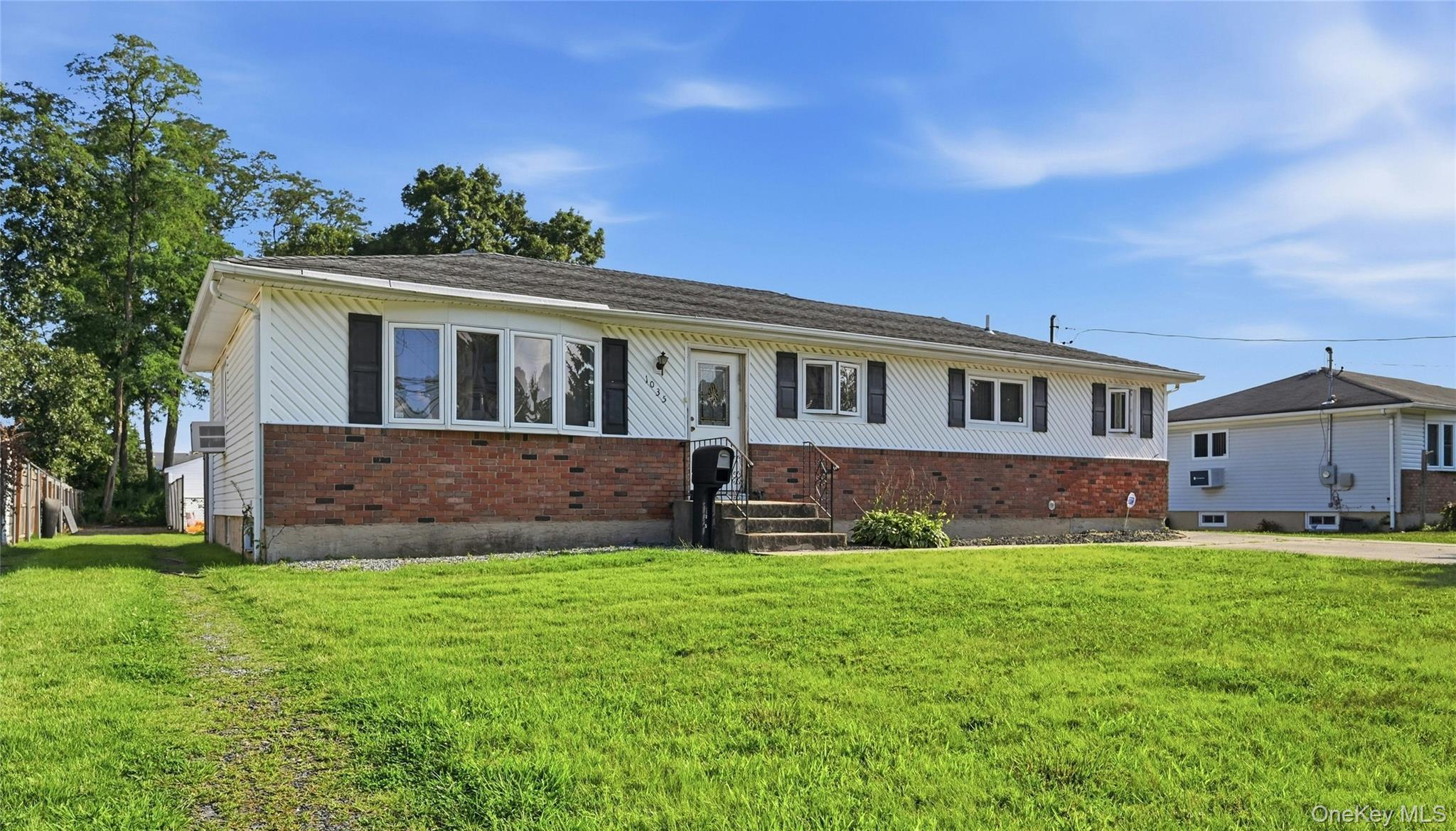 Tooker Ave, West Babylon, NY 11704