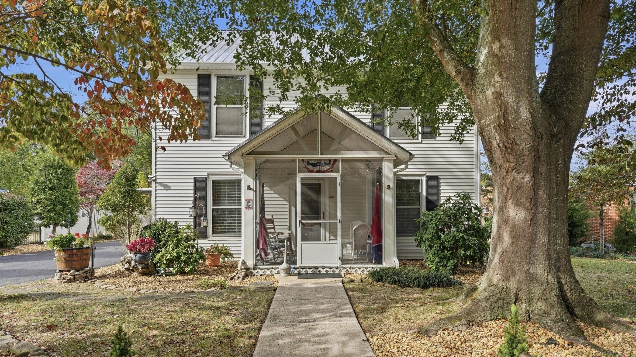 E Grundy St, Tullahoma, TN 37388