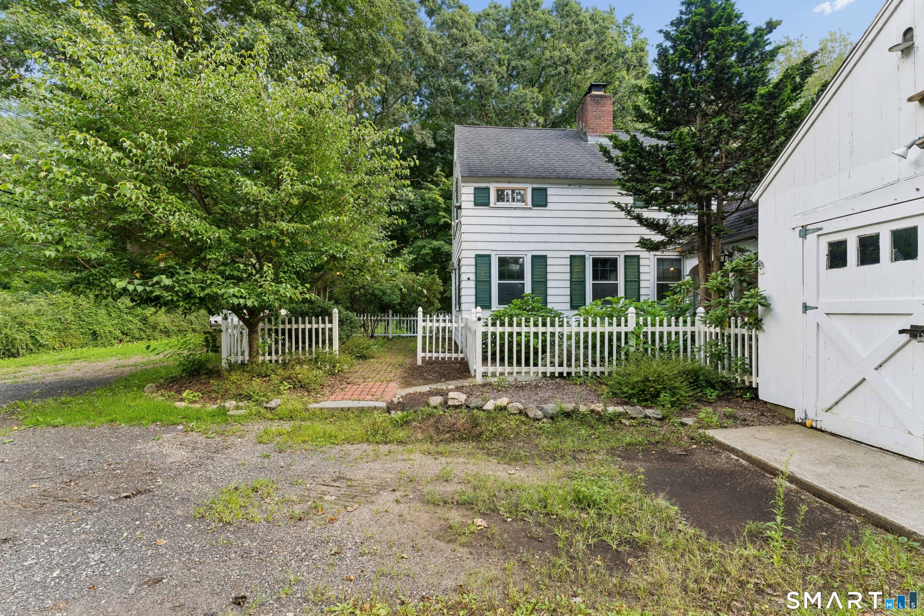 S Main St, Newtown, CT 06470