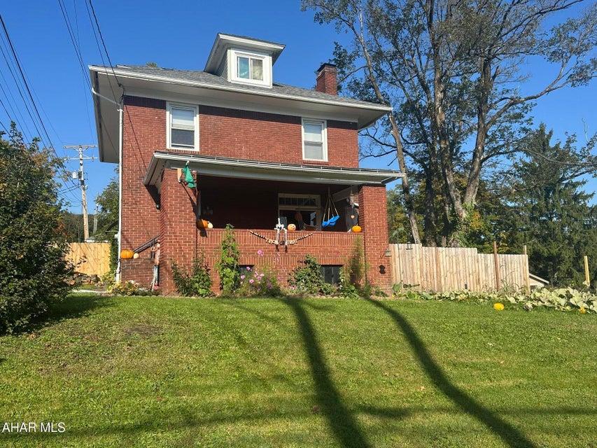 Broad Ave, Altoona, PA 16601