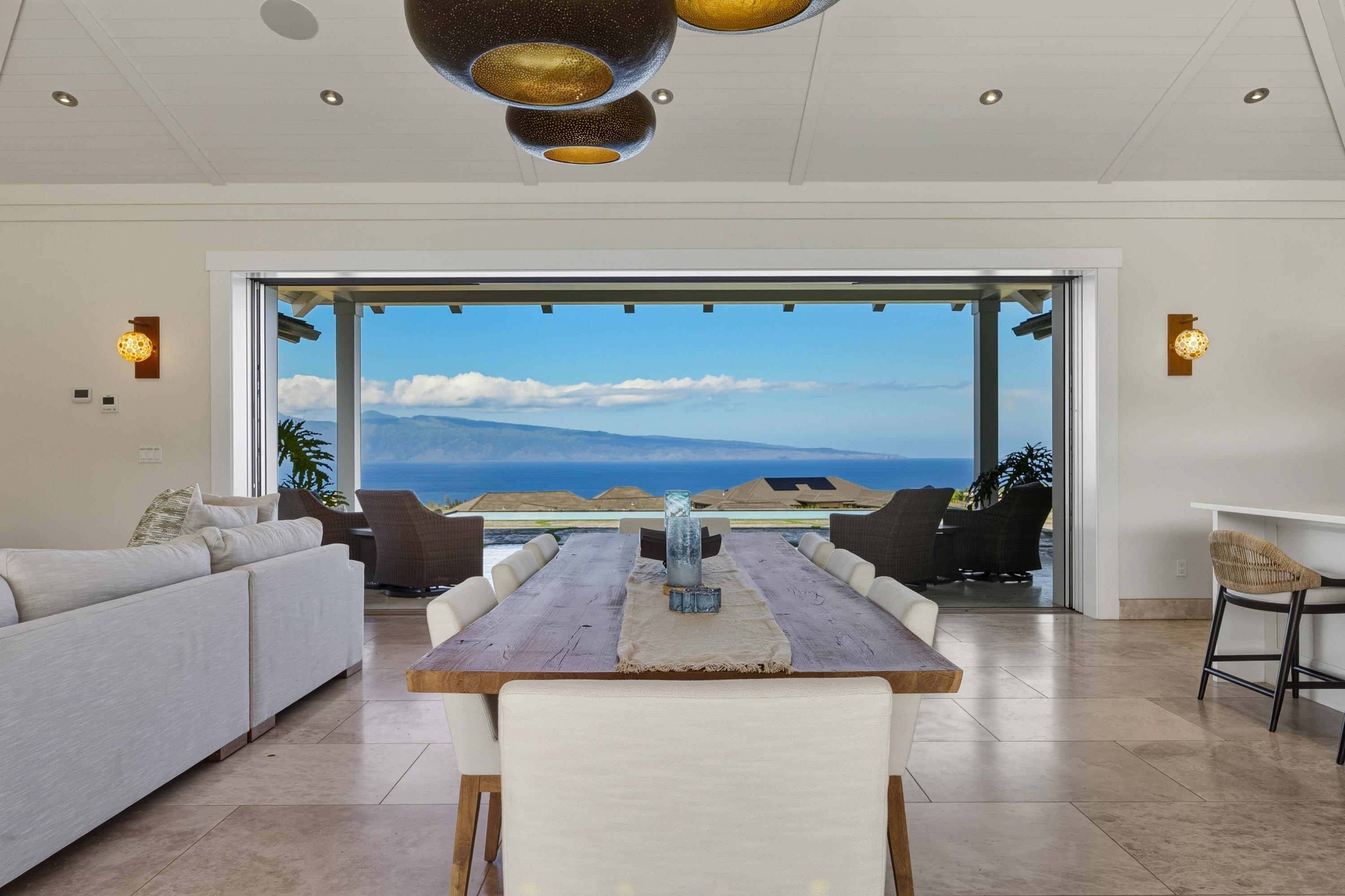 Mahana Ridge St, Lahaina, HI 96761