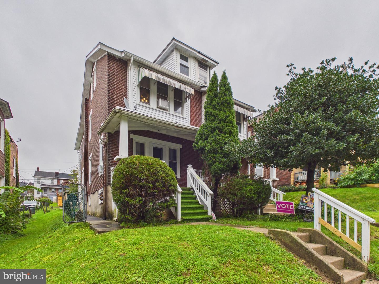 S 3rd Ave, Coatesville, PA 19320