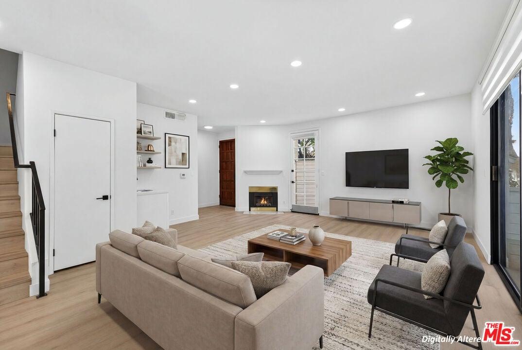 11th St, Santa Monica, CA 90404