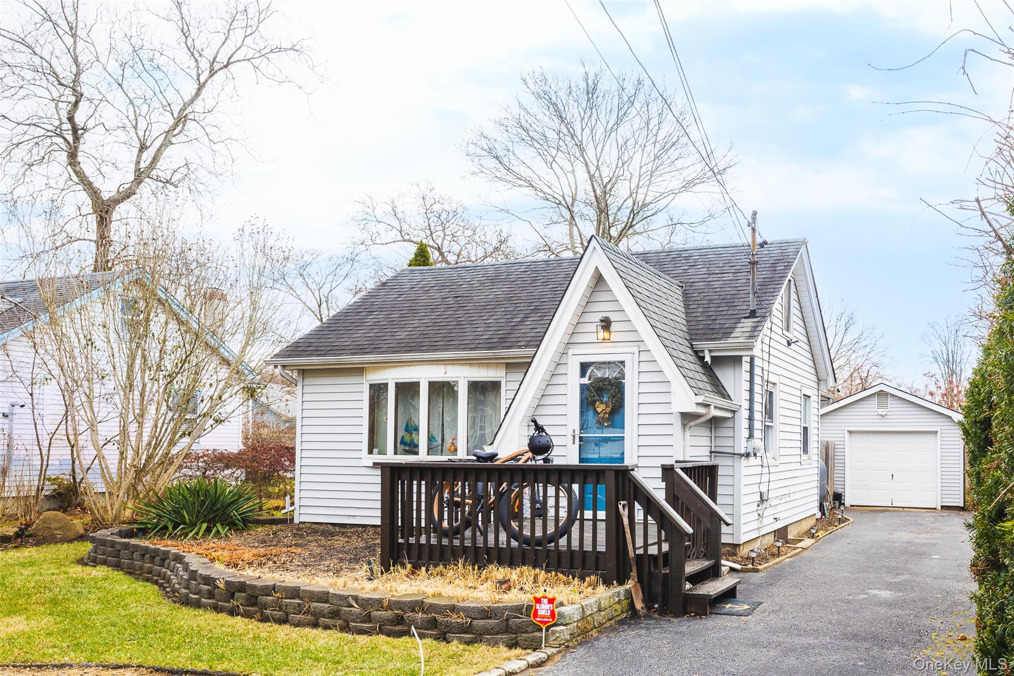 Elm Rd W, Mastic Beach, NY 11951