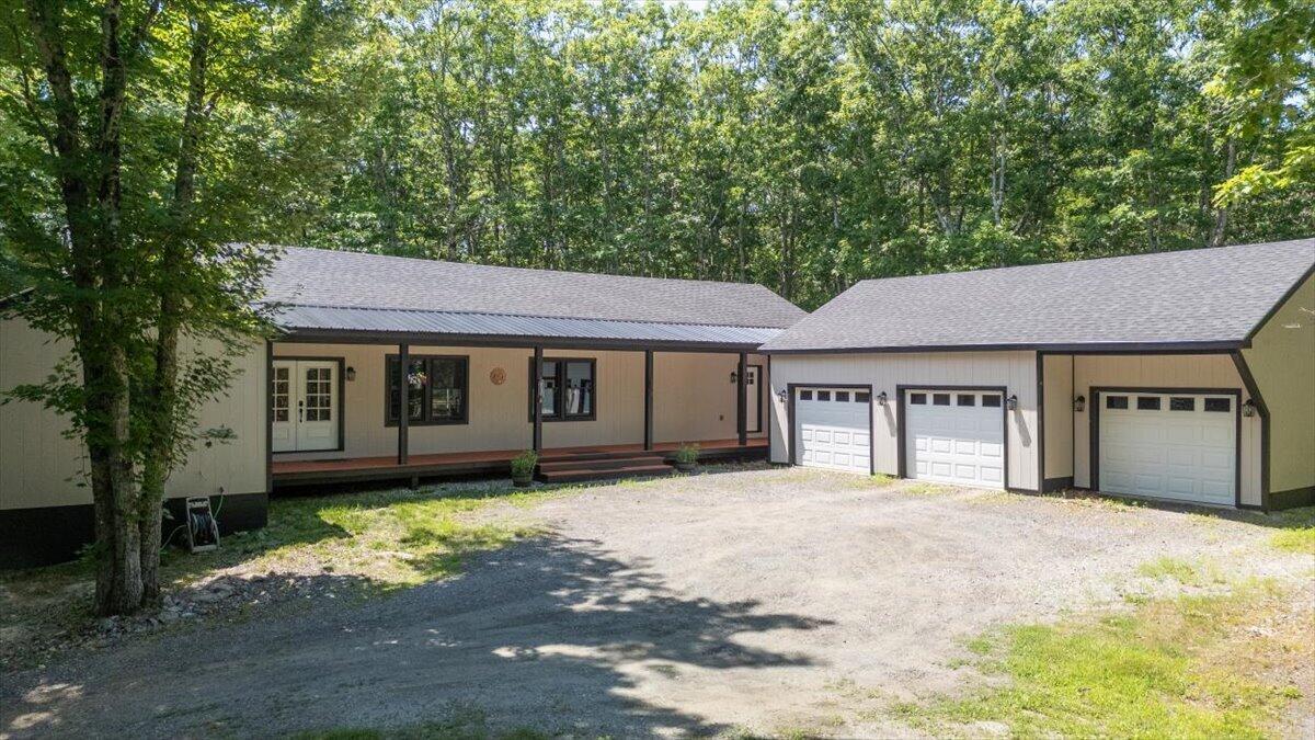 Gurney St, Rockport, ME 04856