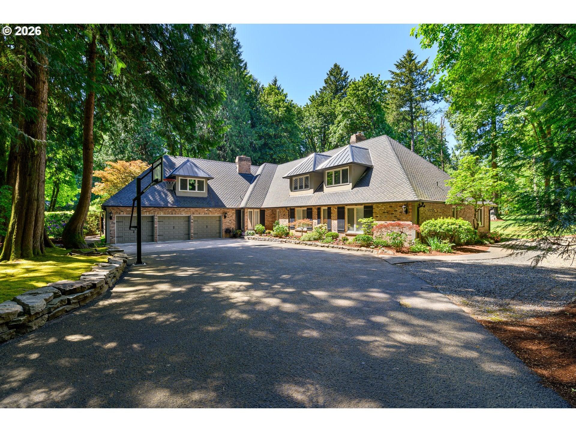 Victoria Pl, West Linn, OR 97068