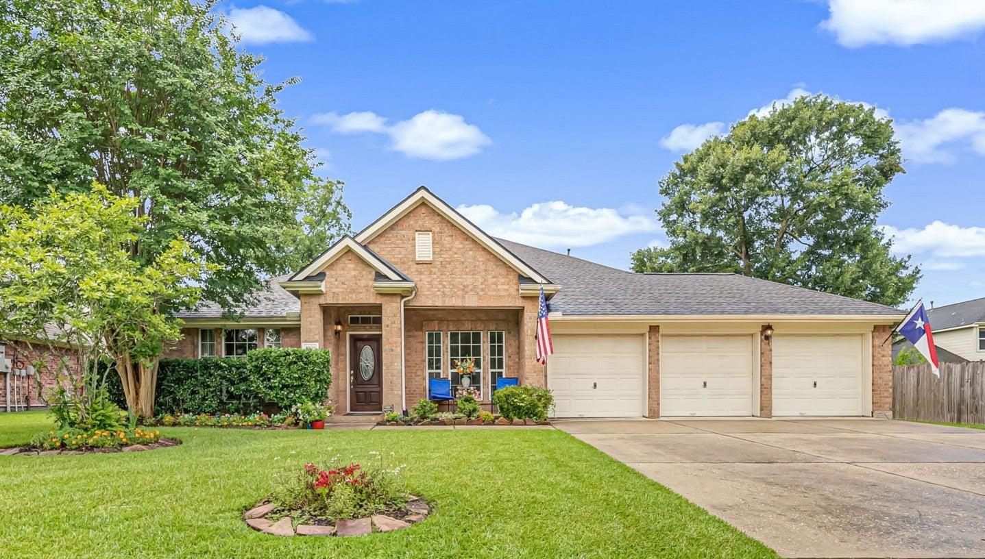 Pembrook Cir, Conroe, TX 77301