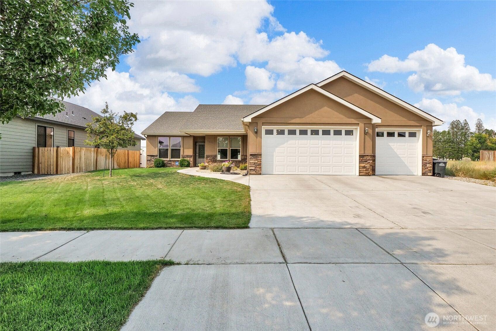 W Blue Heron Ln, Moses Lake, WA 98837