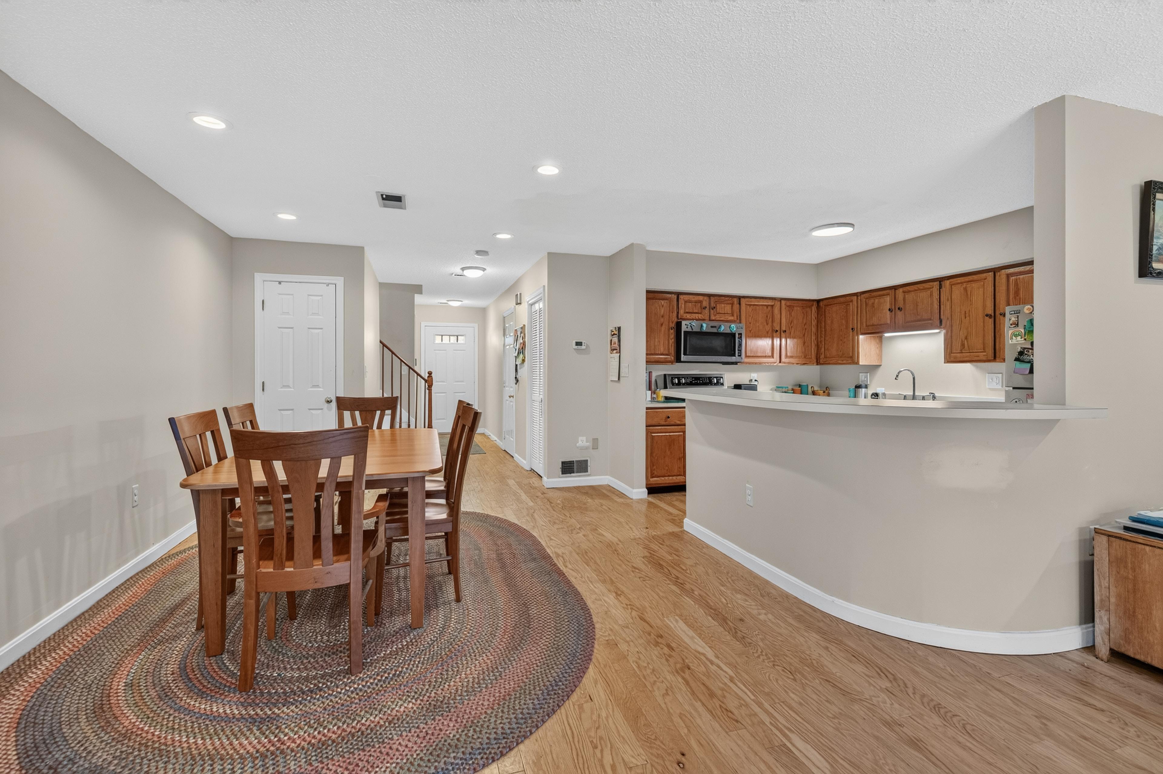 Indian Hill Ln, Salem, MA 01970