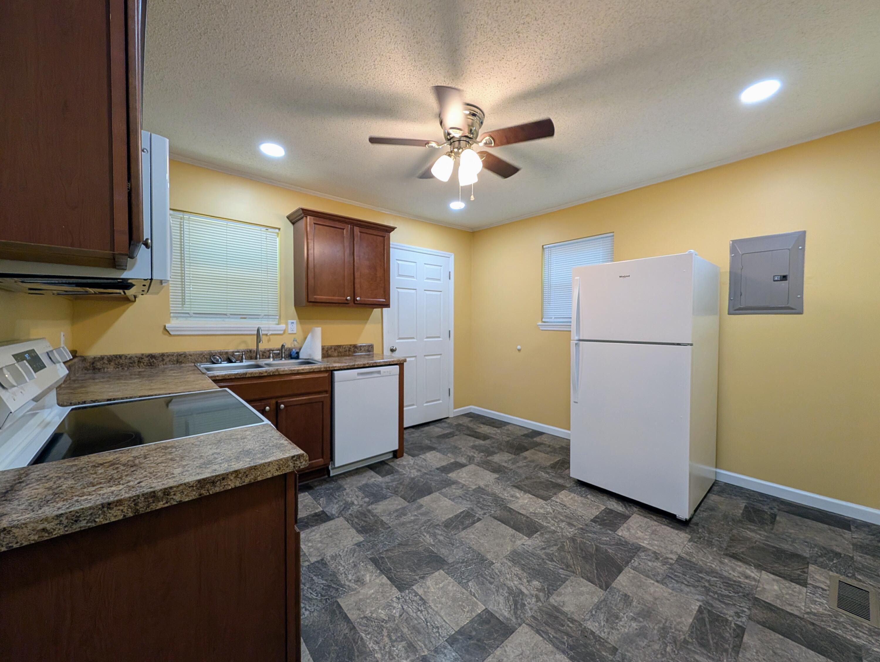 Dixie Dr Ne, Cleveland, TN 37323