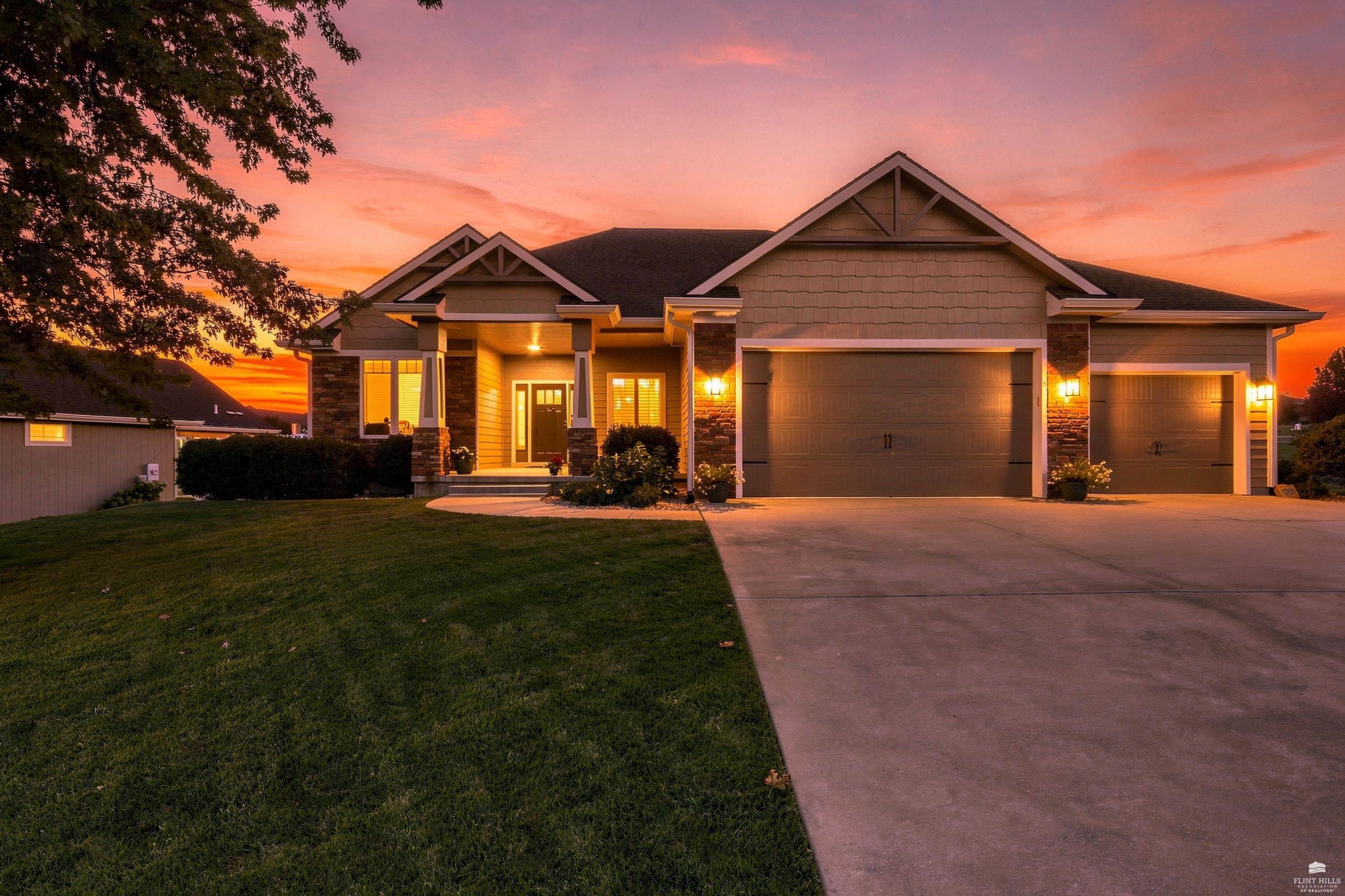 Lee Mill Cir, Manhattan, KS 66503
