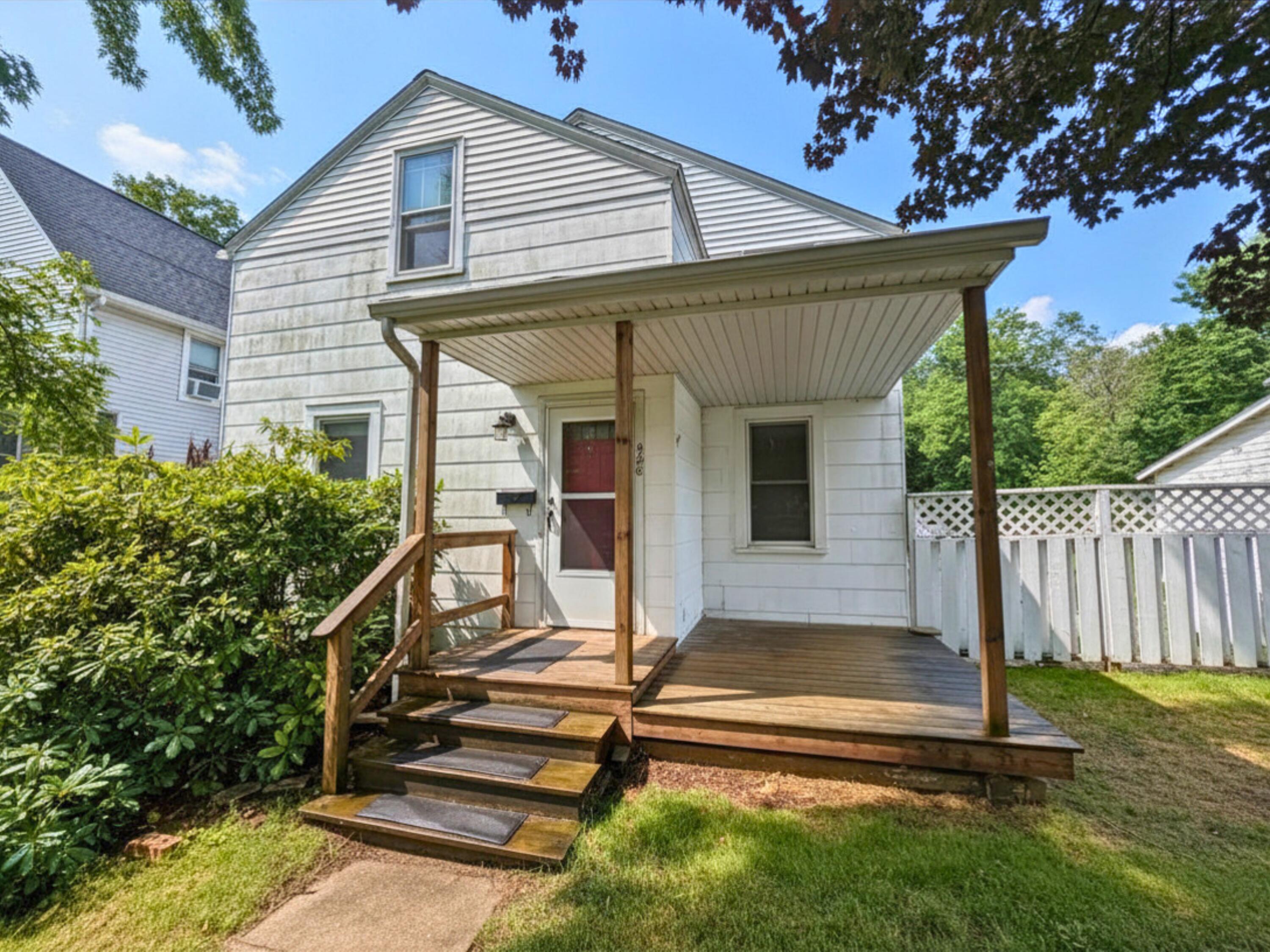 Phoenix St, South Haven, MI 49090