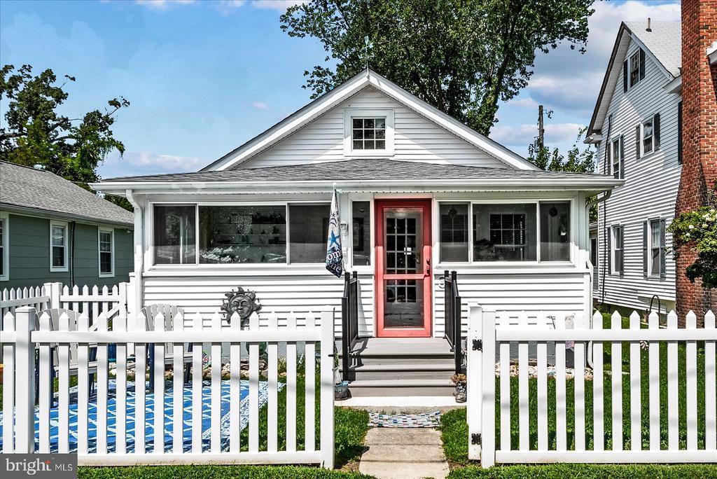Virginia Ave, Colonial Beach, VA 22443