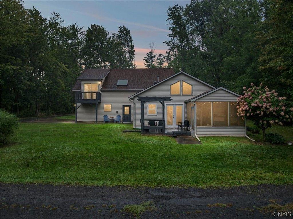 Fawn Rd, Bernhards Bay, NY 13028