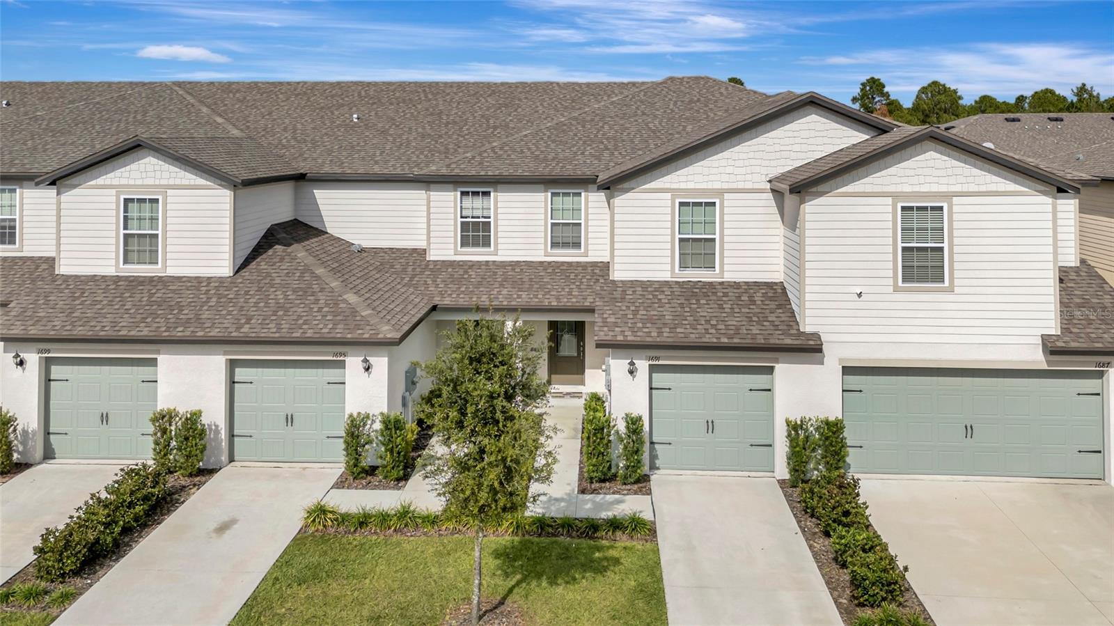 Wynford Cir, Tavares, FL 32778