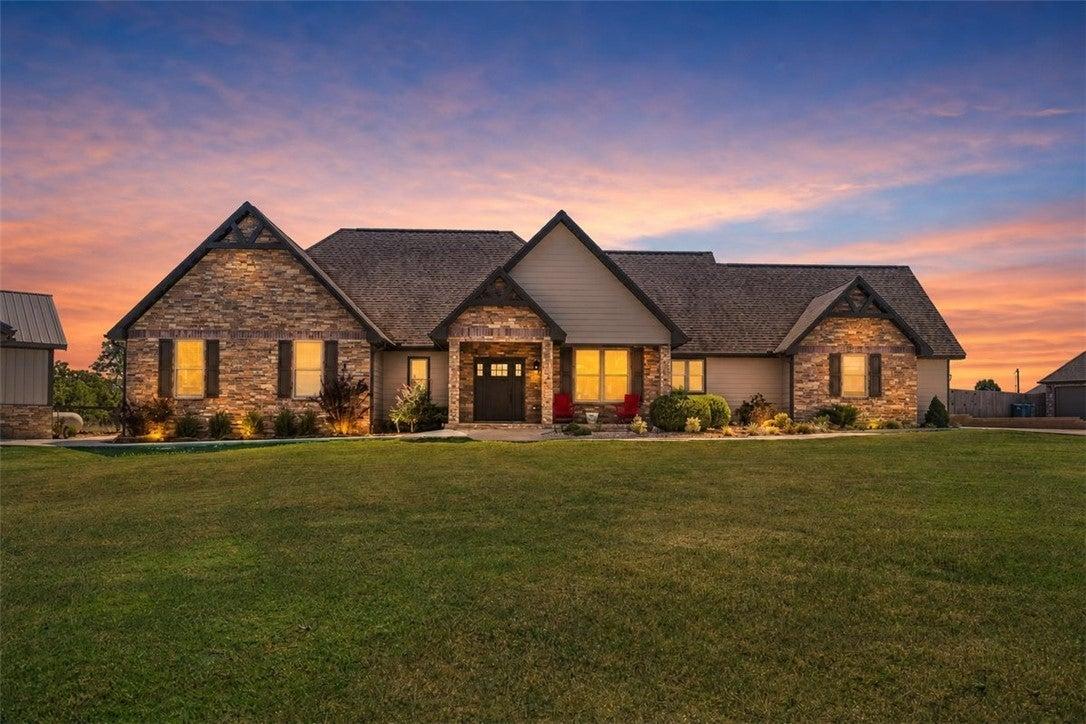 Doering Cir, Pea Ridge, AR 72751
