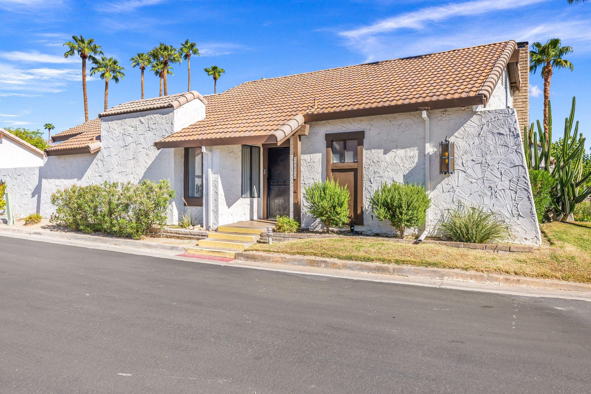 Miramonte Cir W, Palm Springs, CA 92264
