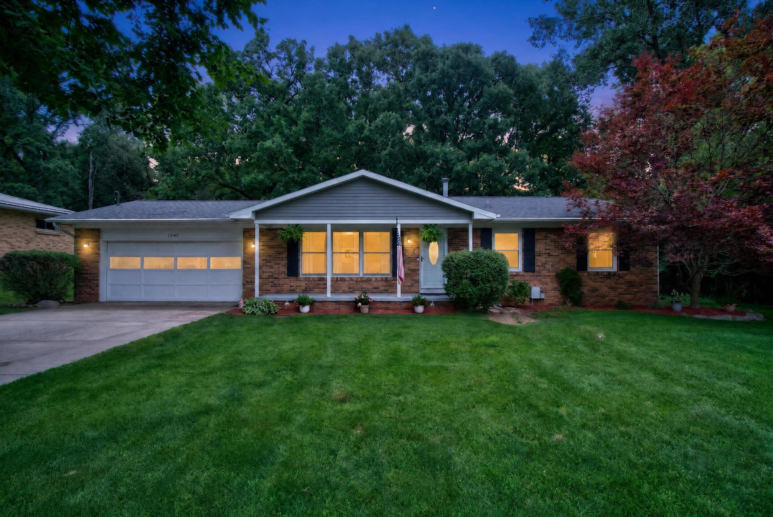 Tricia Dr, Jackson, MI 49201