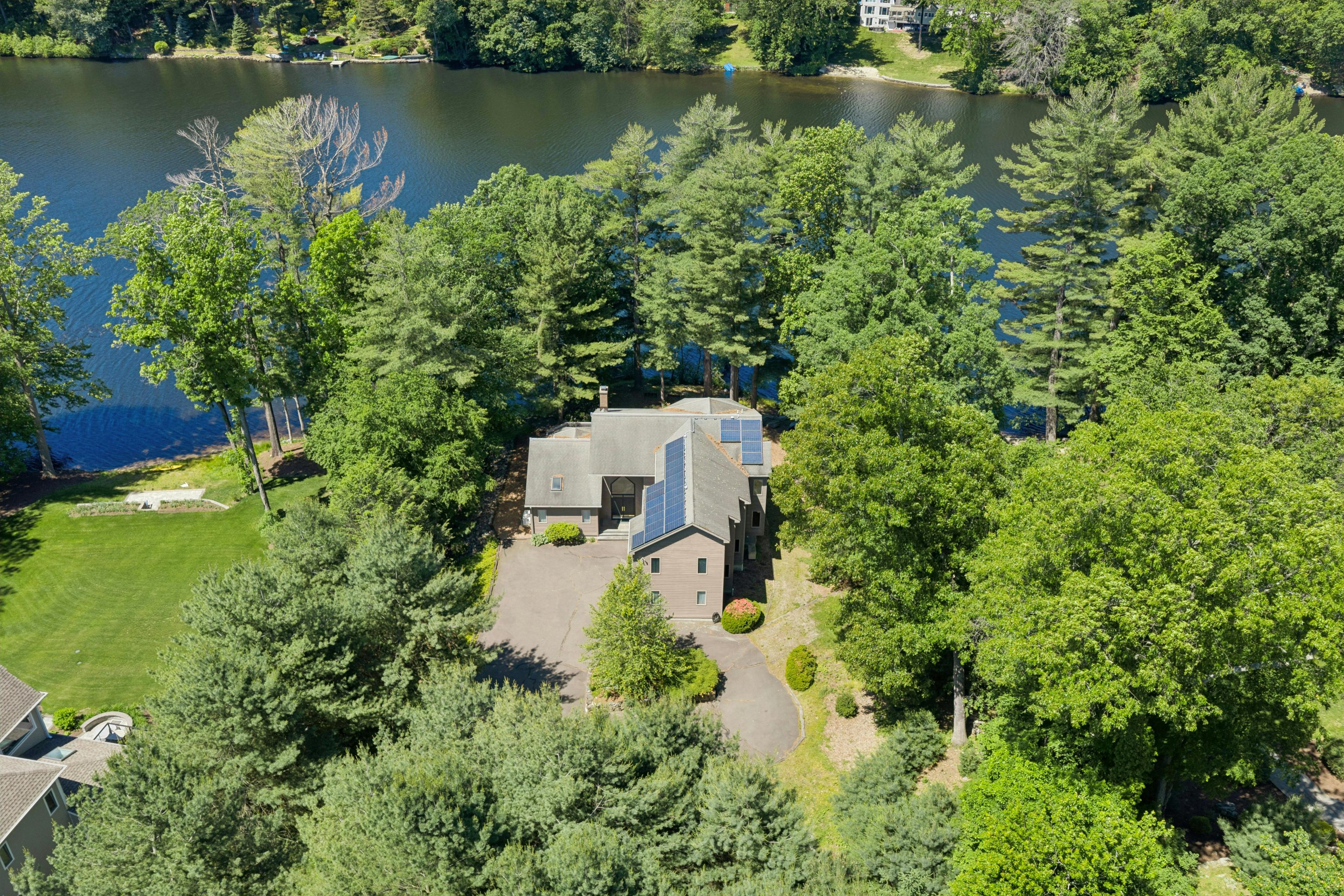 Canoe Brook Rd, Trumbull, CT 06611