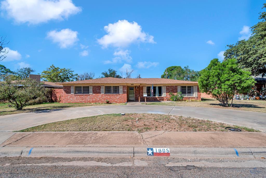 N I St, Midland, TX 79701
