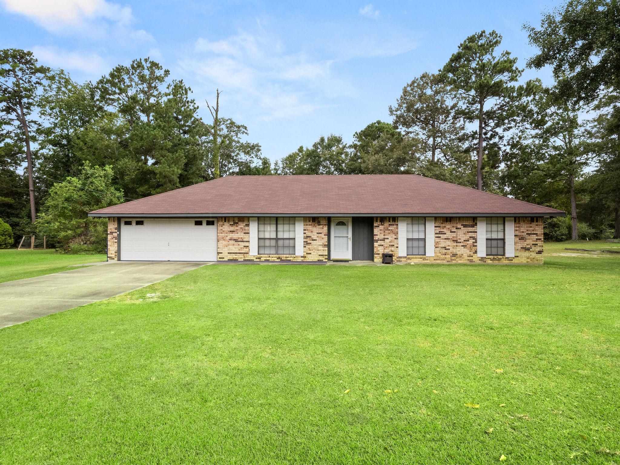 Old Oak Ln, Leesville, LA 71446