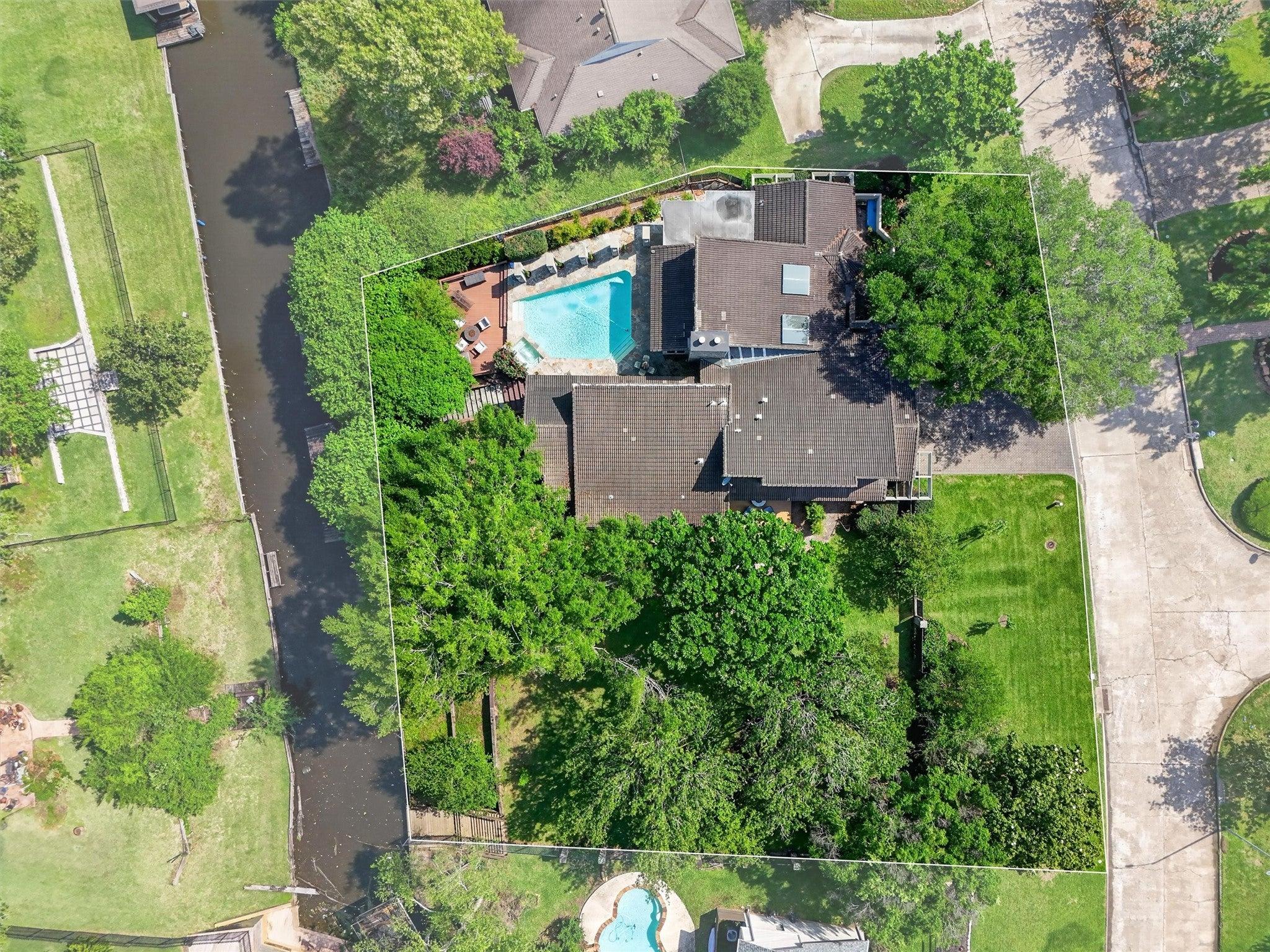 Amber Cove Dr, Humble, TX 77346