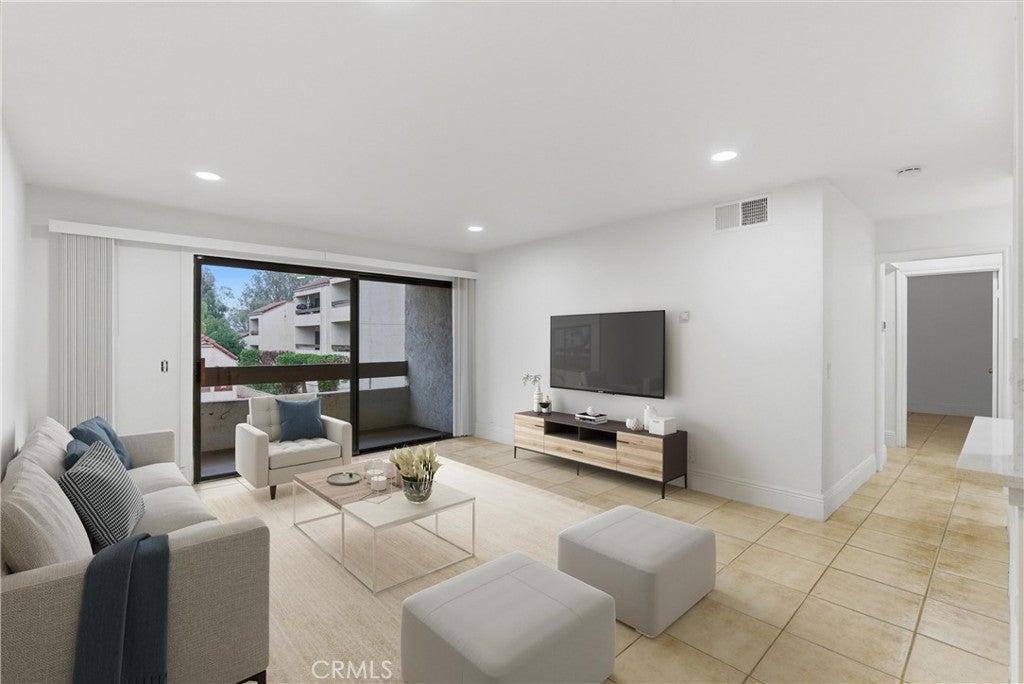 W 3rd St, Santa Ana, CA 92701