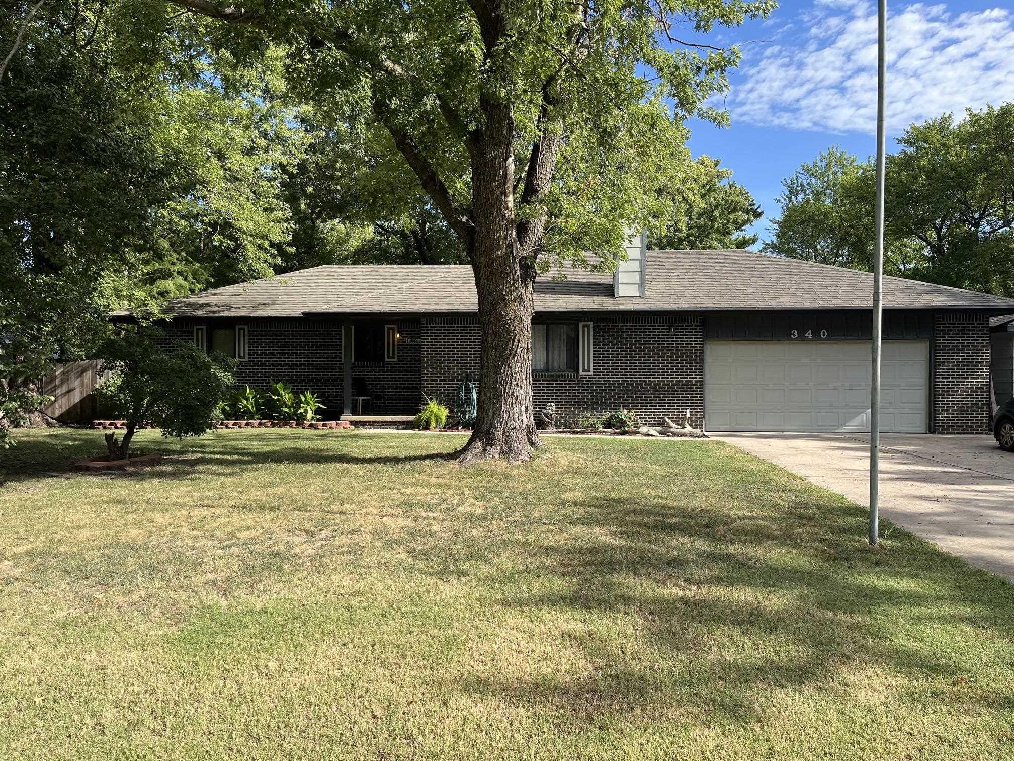 E Waller St, Rose Hill, KS 67133