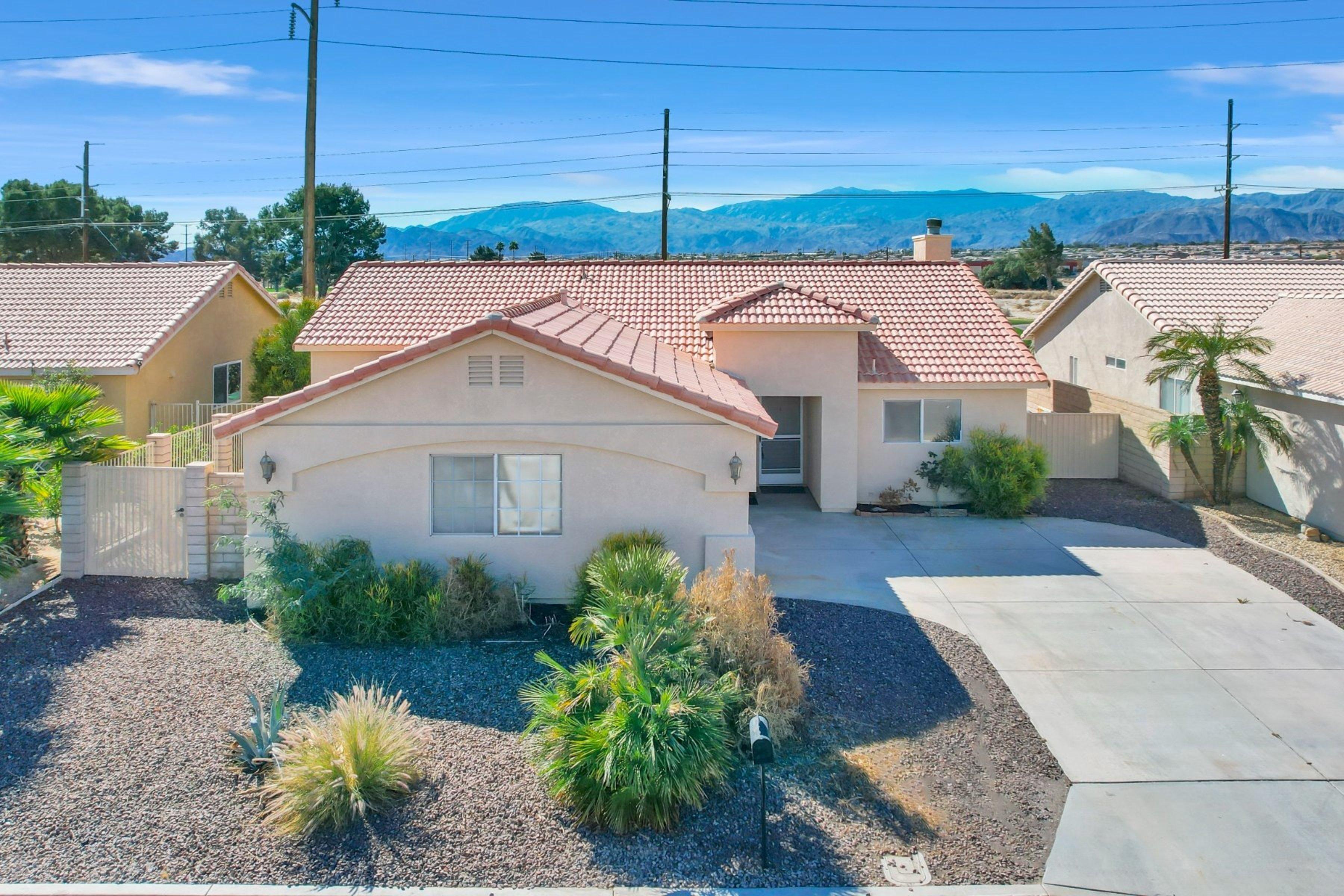 White Sands Dr, Thousand Palms, CA 92276