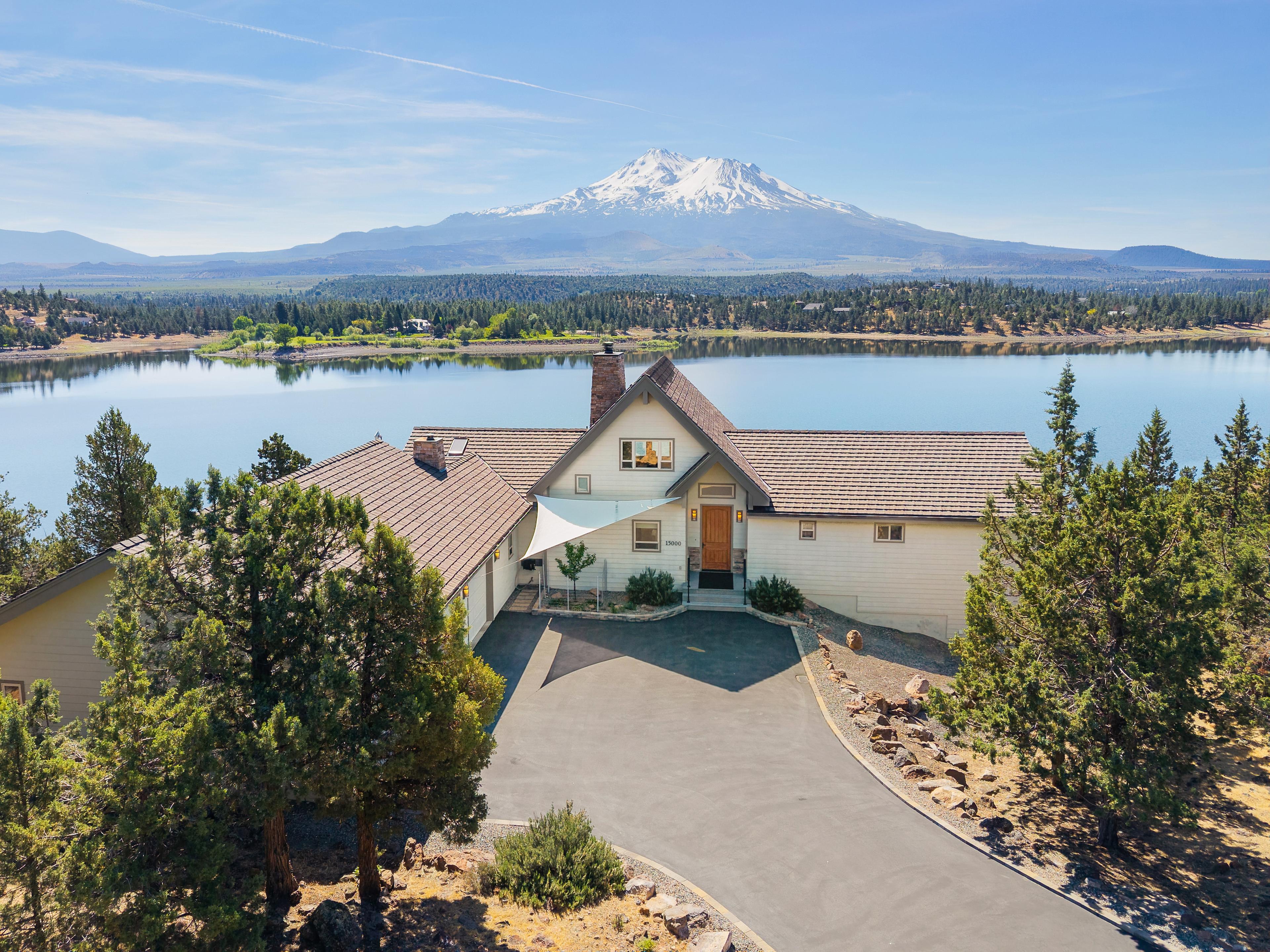 Shoreline Dr, Weed, CA 96094