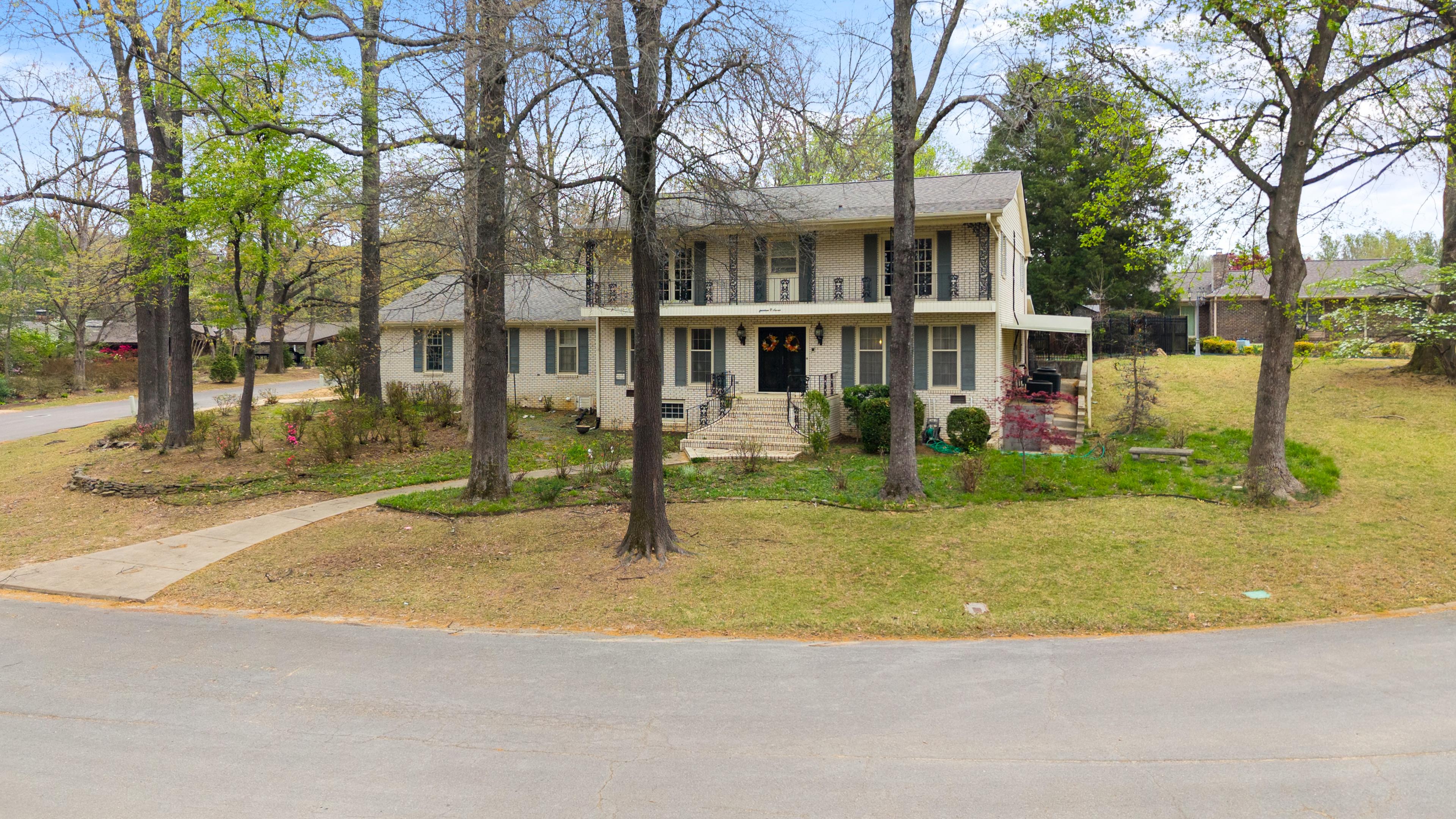 Redbud Cir, Jonesboro, AR 72401