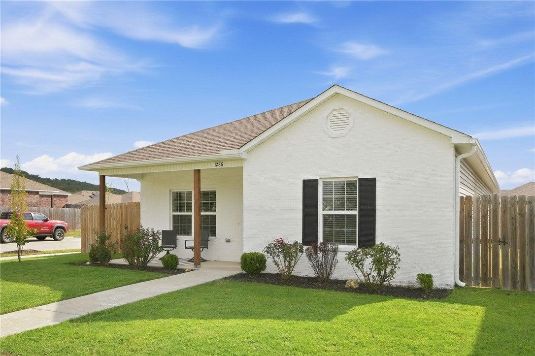 S Morningside Dr, Fayetteville, AR 72701