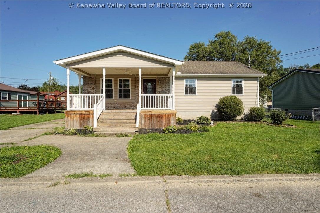 Pinehurst Dr, Tornado, WV 25202