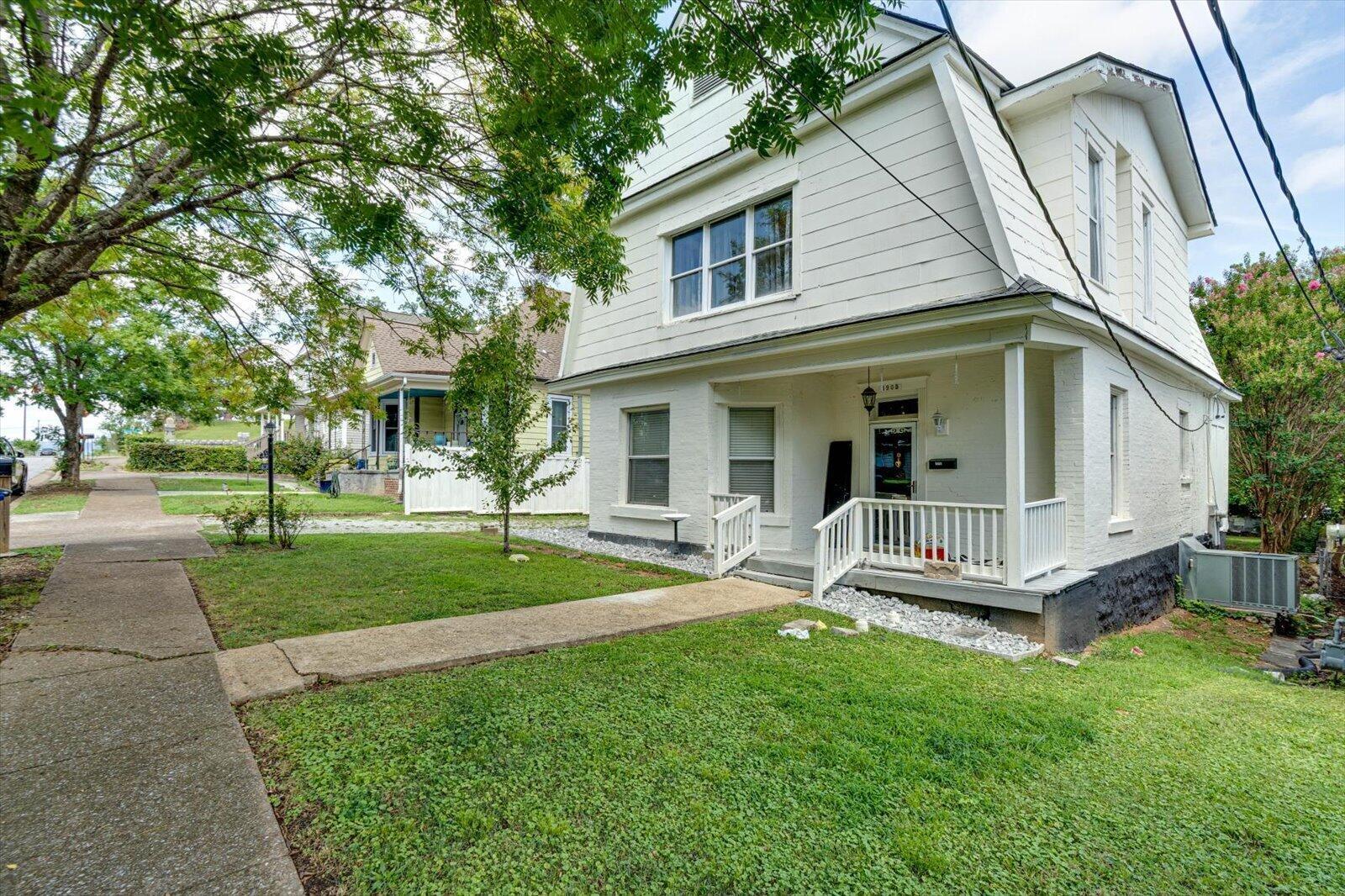 Ivy St, Chattanooga, TN 37404