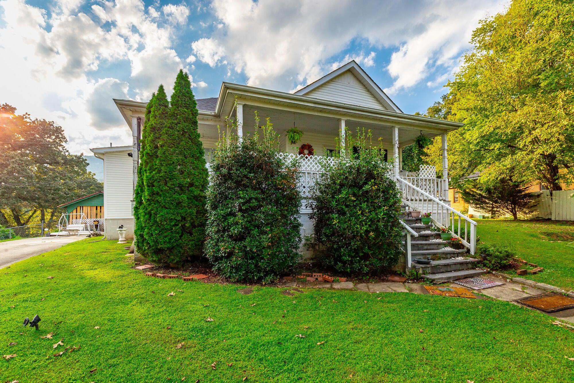 S Oak St, Whitwell, TN 37397