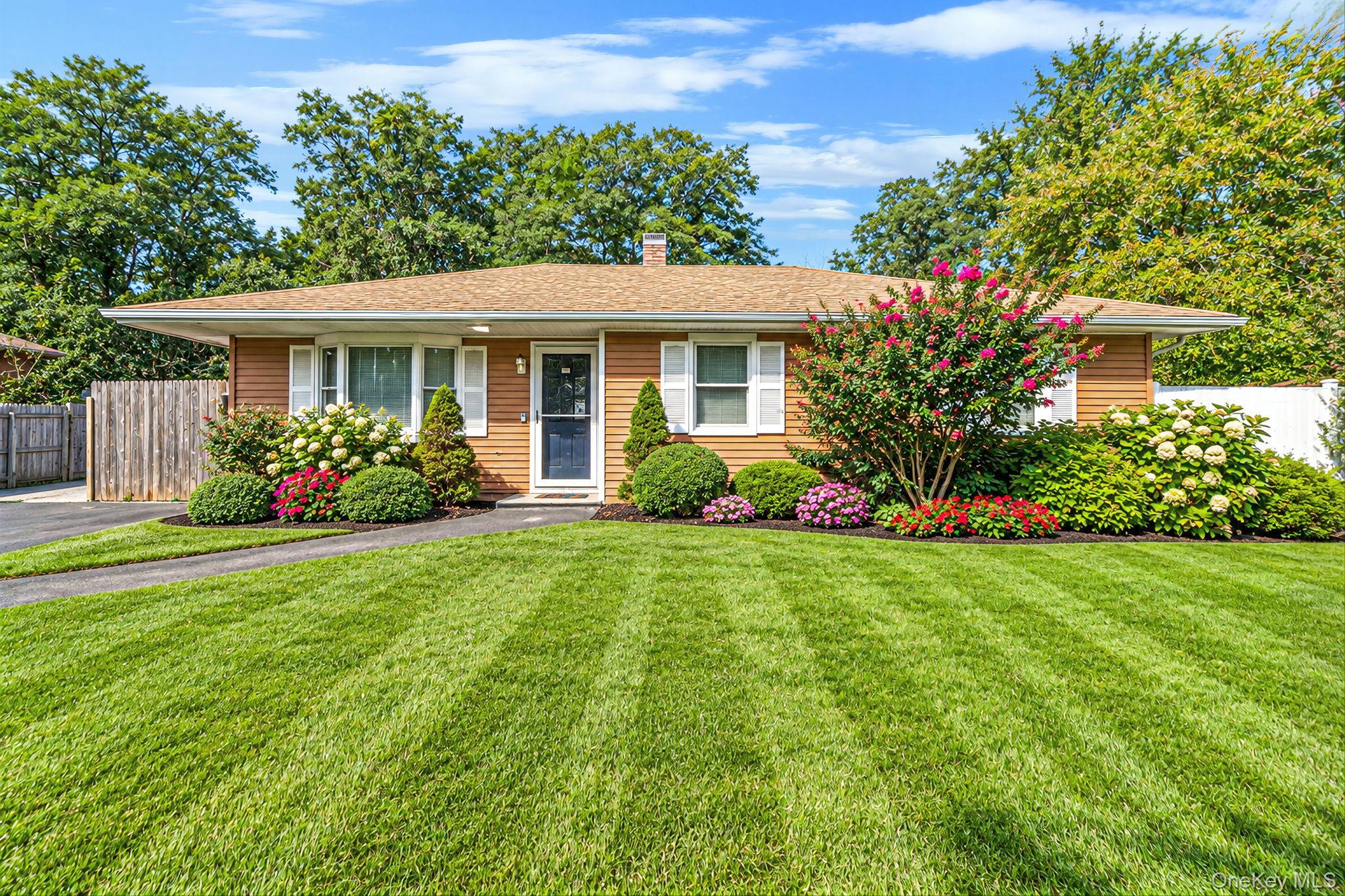 Agamemnon Ave, Bellport, NY 11713