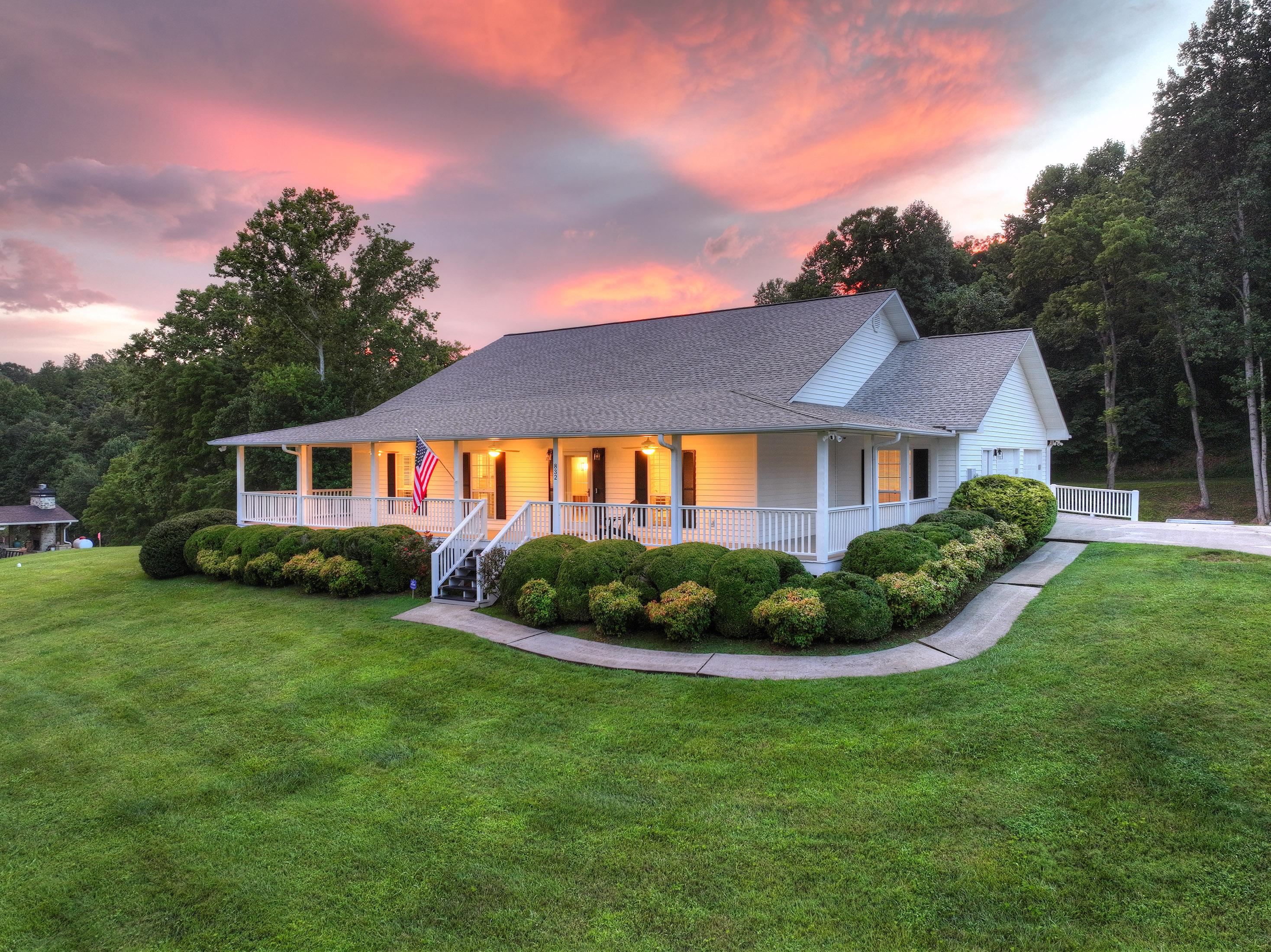 W First St, Blue Ridge, GA 30513