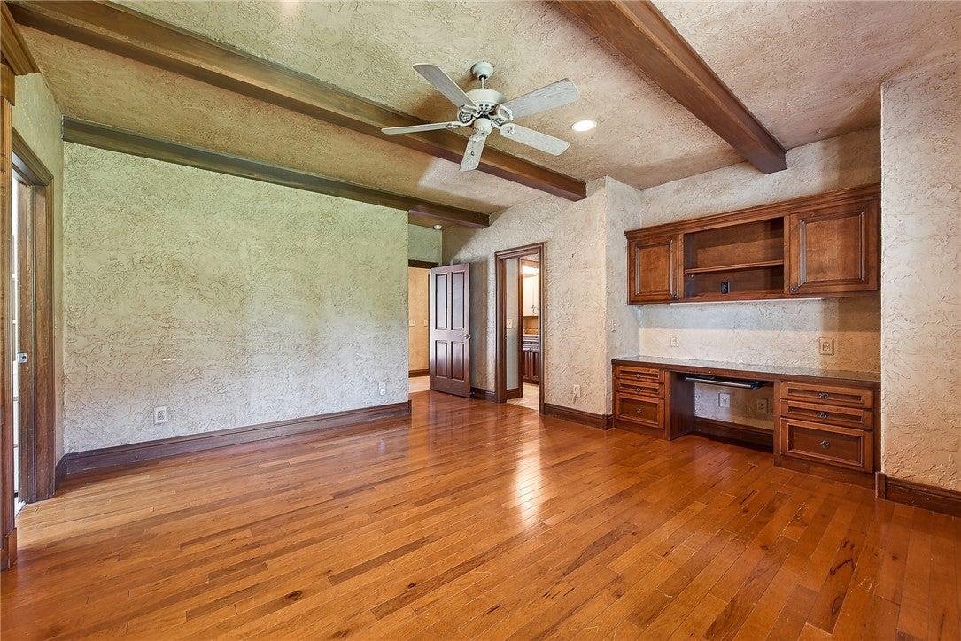 S Saint Andrews Dr, Rogers, AR 72758