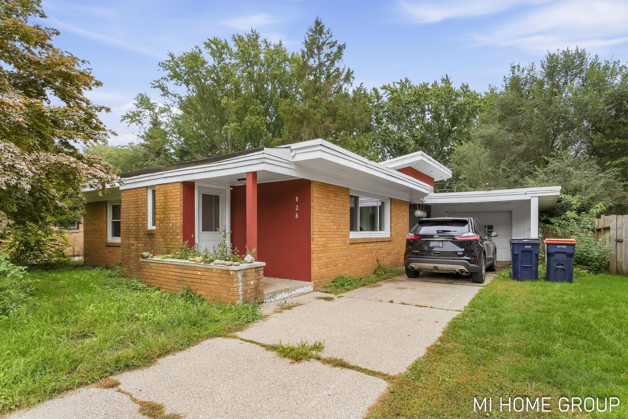 W 24th St, Holland, MI 49423