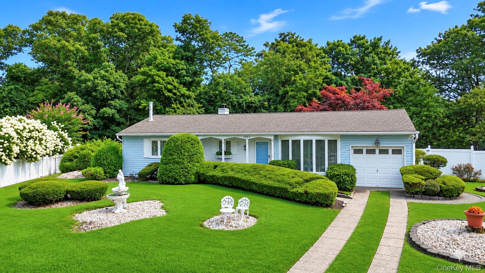 Heather Ct, Centereach, NY 11720