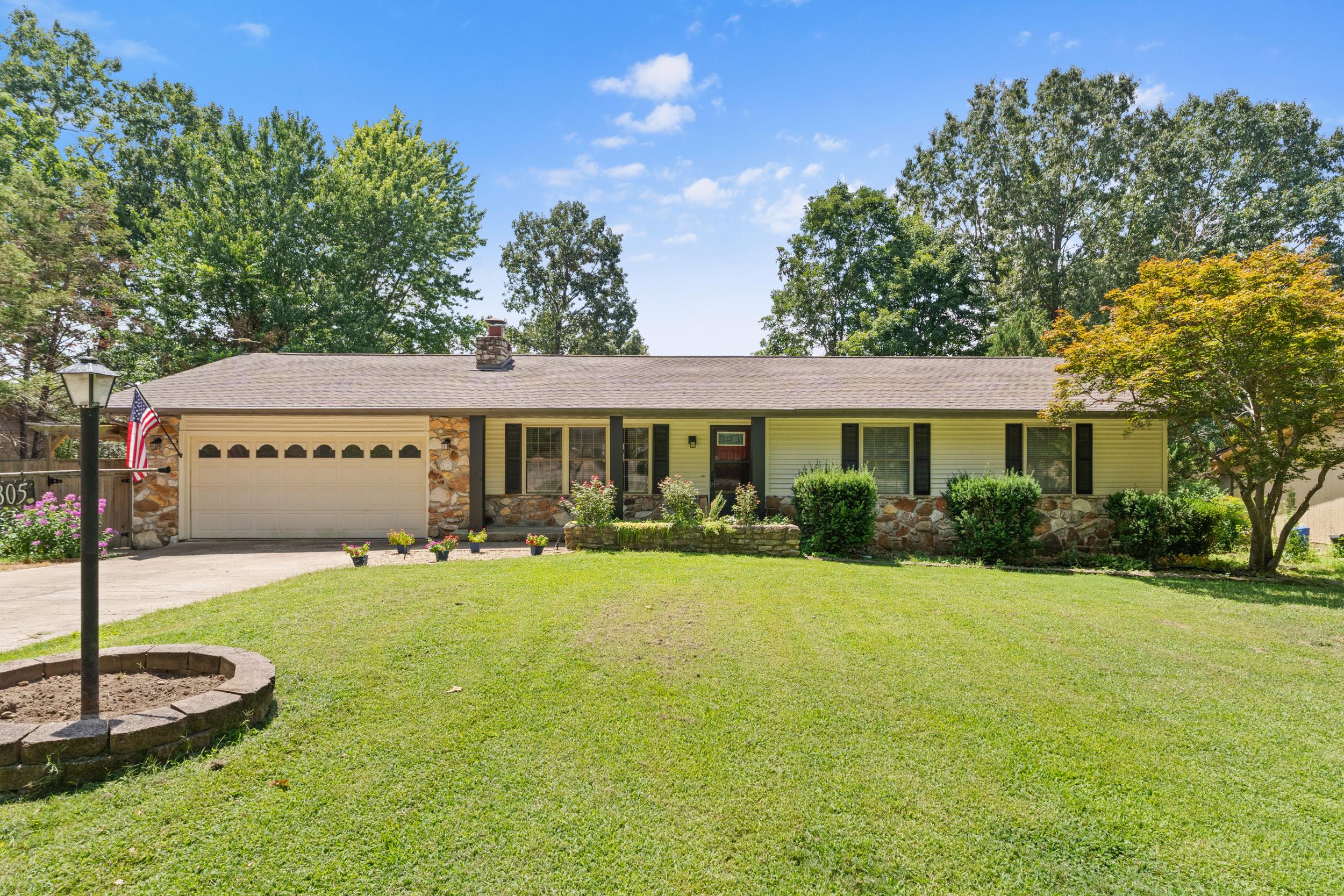 Illinois Ave, Mountain Home, AR 72653