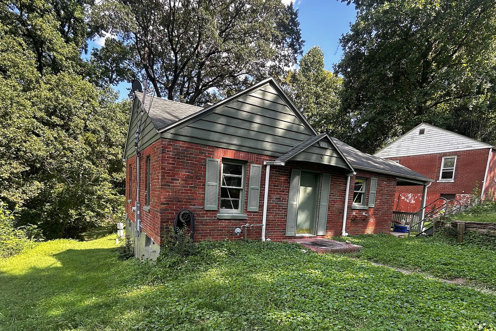 Tomlinson St, East Alton, IL 62024