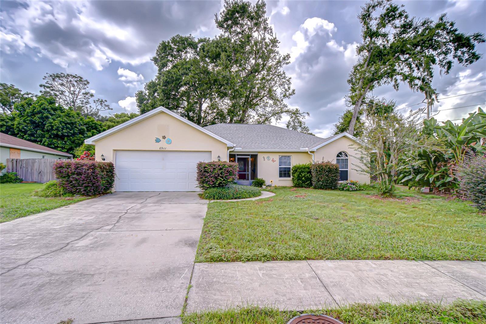 Oakcrest Way, Zephyrhills, FL 33542