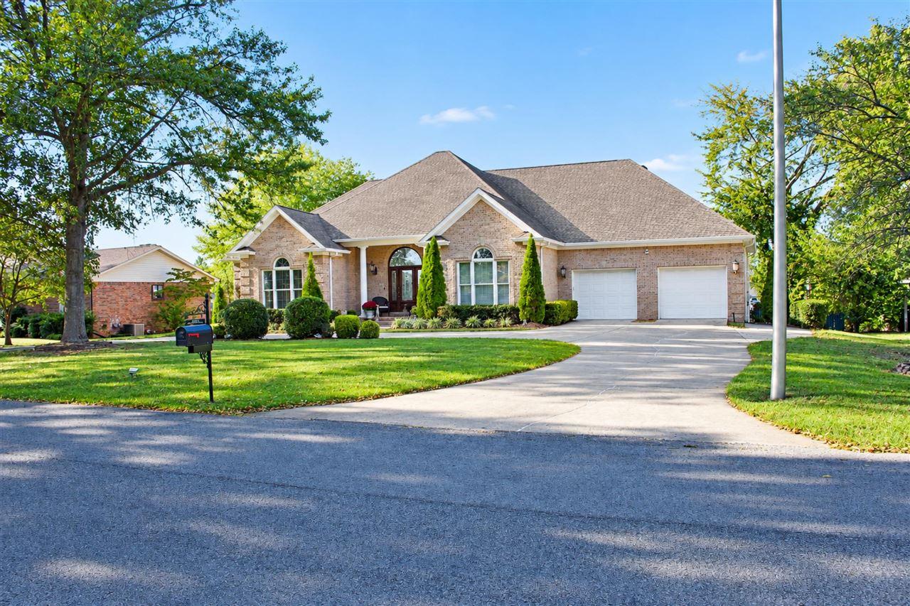 Greenview Ln, Bowling Green, KY 42103