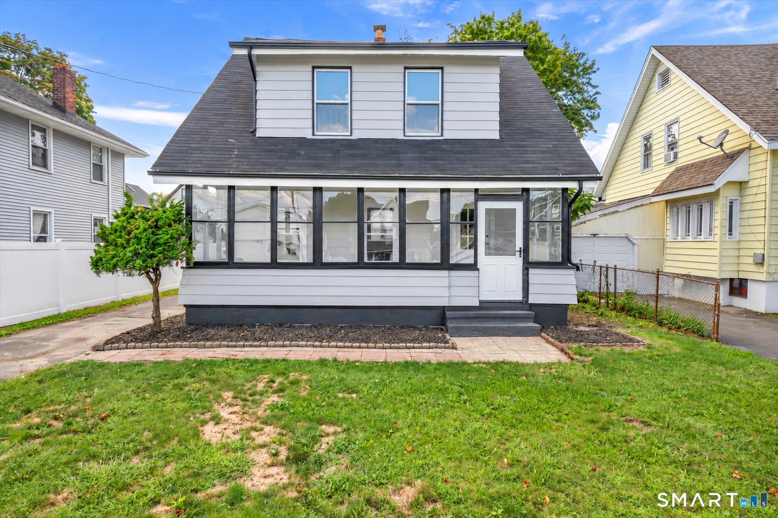 Oliver Ln, West Haven, CT 06516