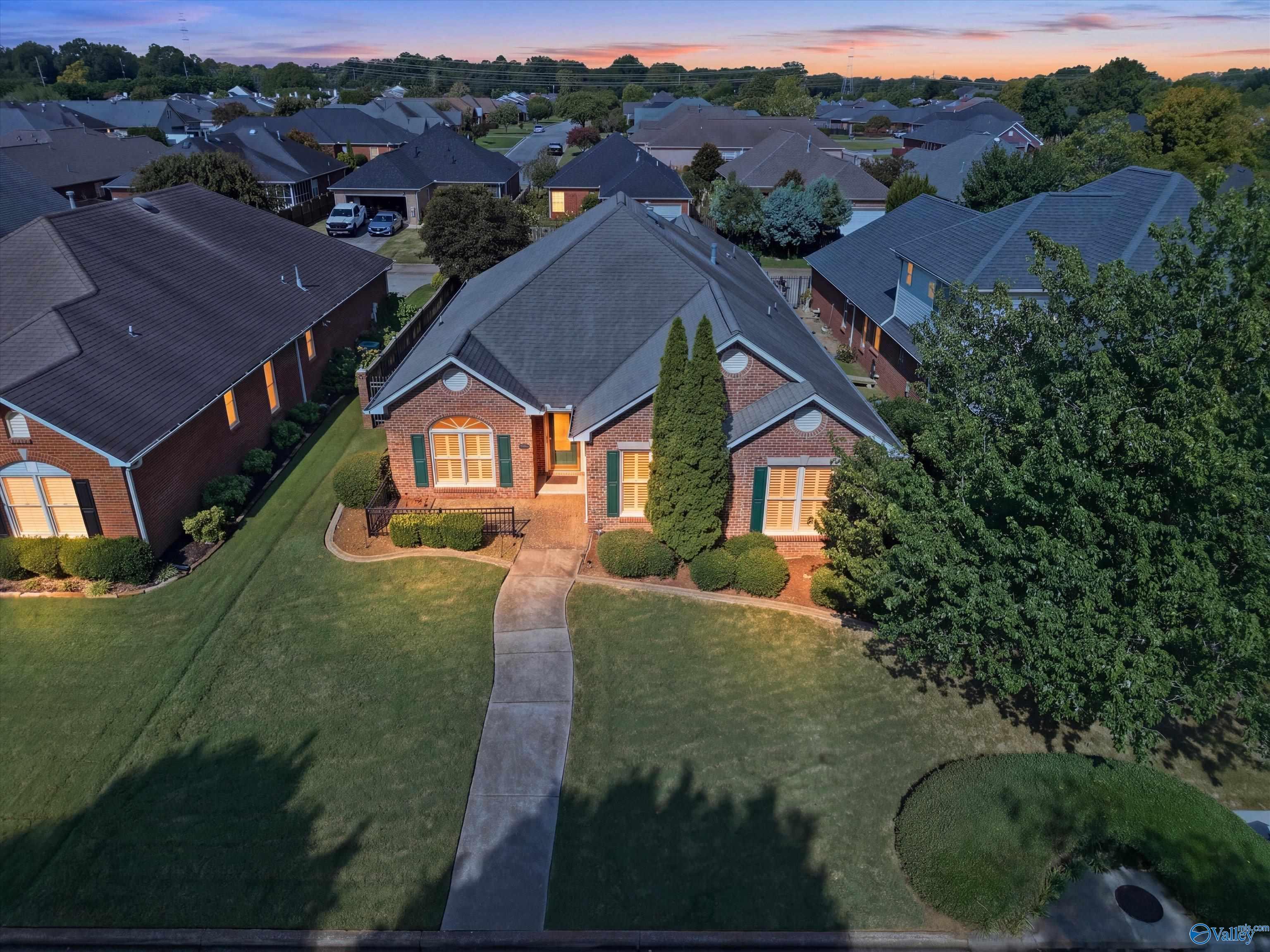 Danbury Ln Se, Decatur, AL 35601