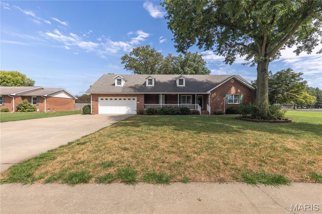 Holmes Dr, Sikeston, MO 63801