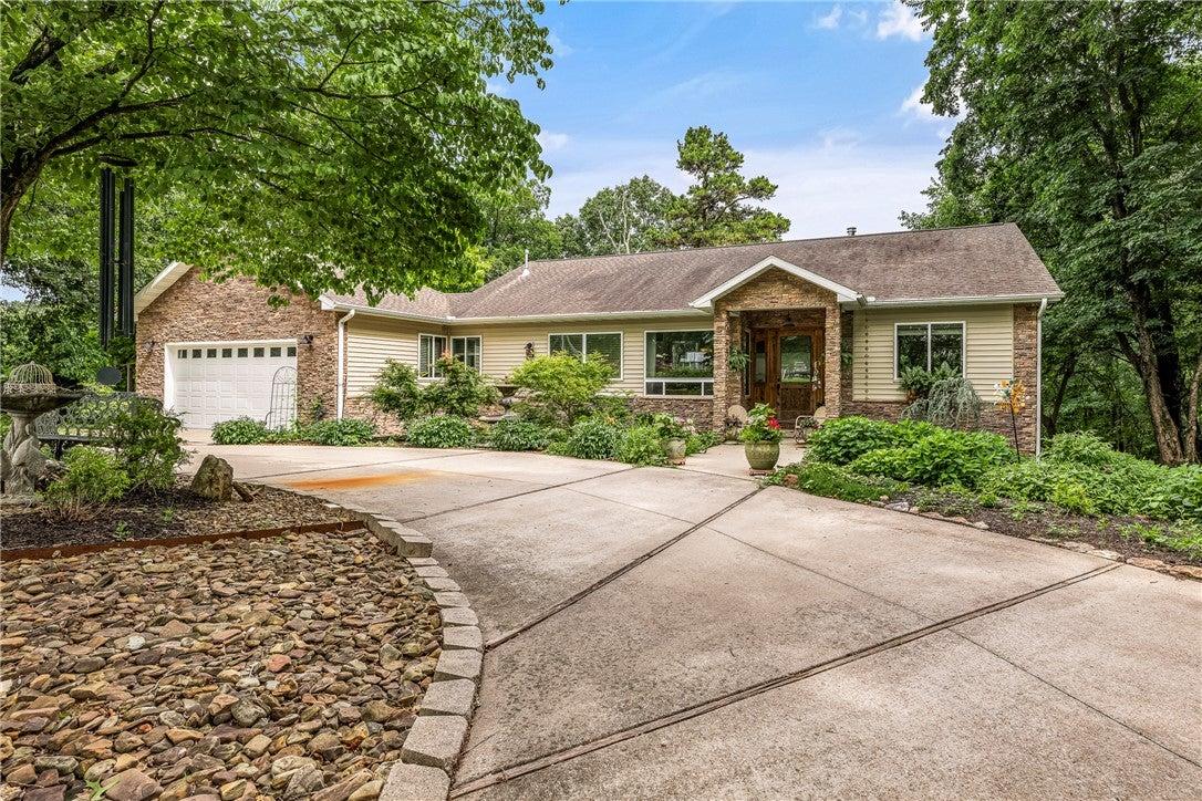 E Amis Rd, Rogers, AR 72756