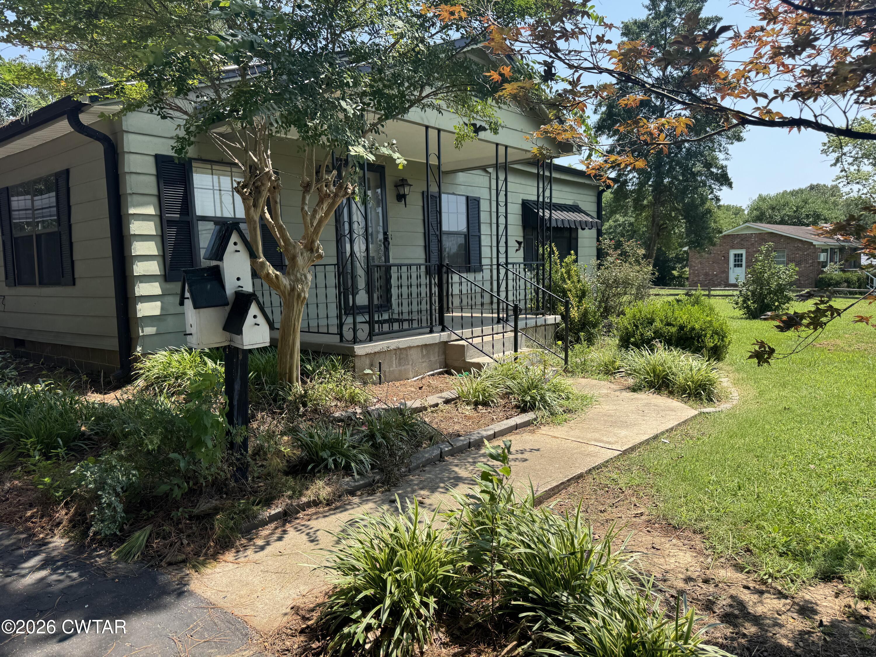 Webb St, Bells, TN 38006